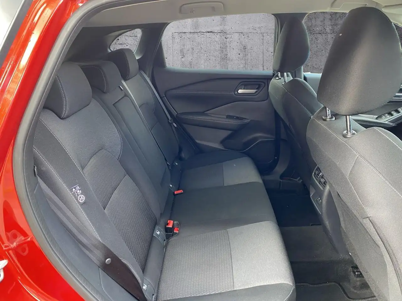 Nissan Qashqai /Winterpaket/18 Zoll/360 Grad/Bicolor/Allwetterrei — معرض صور السيارة 8