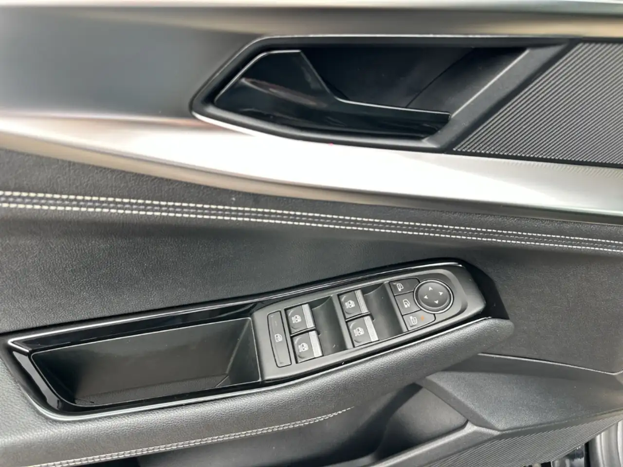 Renault Austral TECHNO 160PS GANZJAHRESREIFEN — Galería del vehículo 20