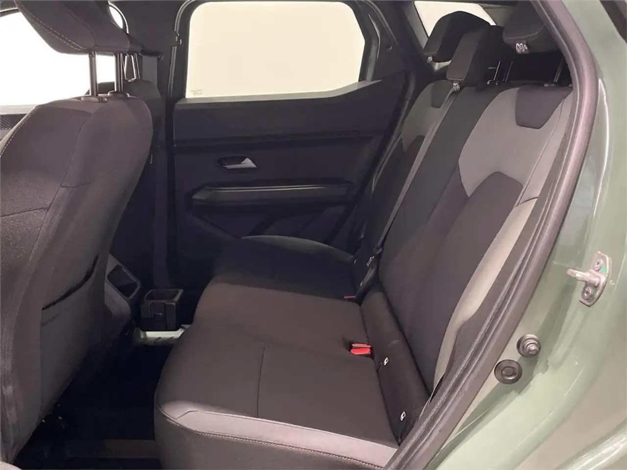 Dacia Duster 1.6 Hybrid Extreme 4x2 105kW 48v — Galería del vehículo 12