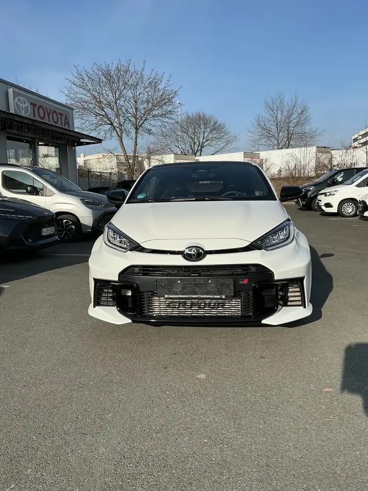 Toyota Yaris GR Convenience Paket Unterboden und Hohlraum kons. — Nürnberg