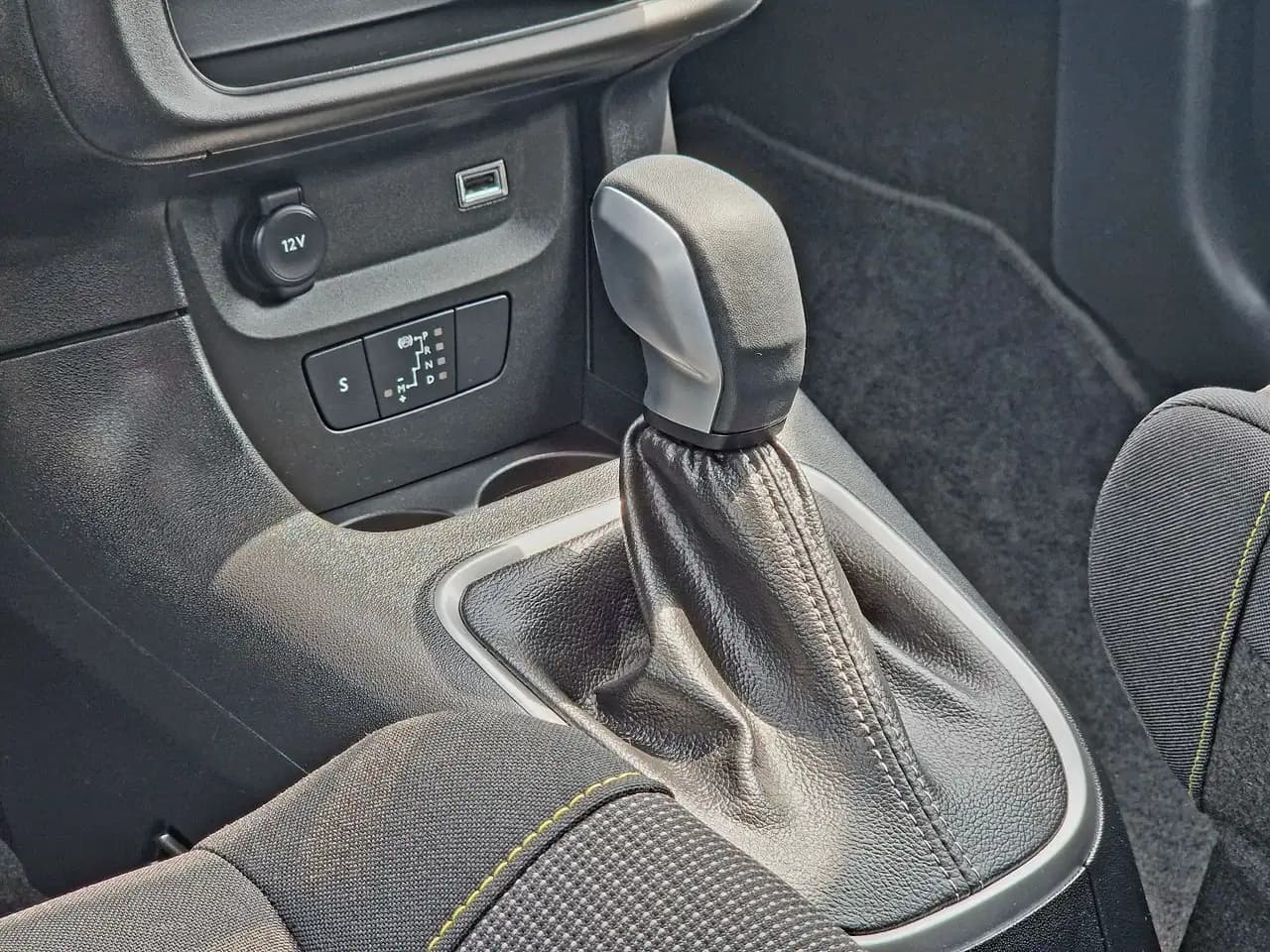 Citroen C3 MAX EAT6 (Automatik, Navi, LED, Kamera) — Galerie du véhicule 24