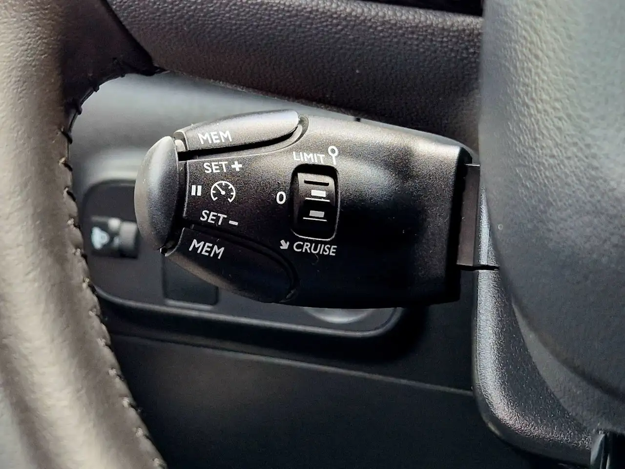 Citroen C3 MAX EAT6 (Automatik, Navi, LED, Kamera) — Galerie du véhicule 25