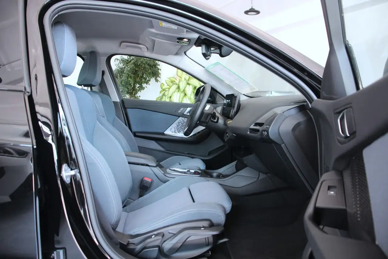 BMW 120 (F70) *A-LED*KAM*LHZ*SHZ*DAB*Keyless*AppleCP — Galería del vehículo 14