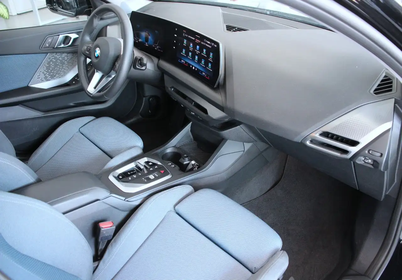 BMW 120 (F70) *A-LED*KAM*LHZ*SHZ*DAB*Keyless*AppleCP — Galería del vehículo 15