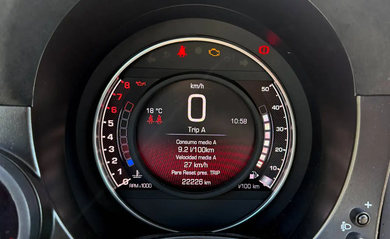 Abarth 695C Pack Competizione, Pack Tech, Pack Style — Vehicle gallery 9
