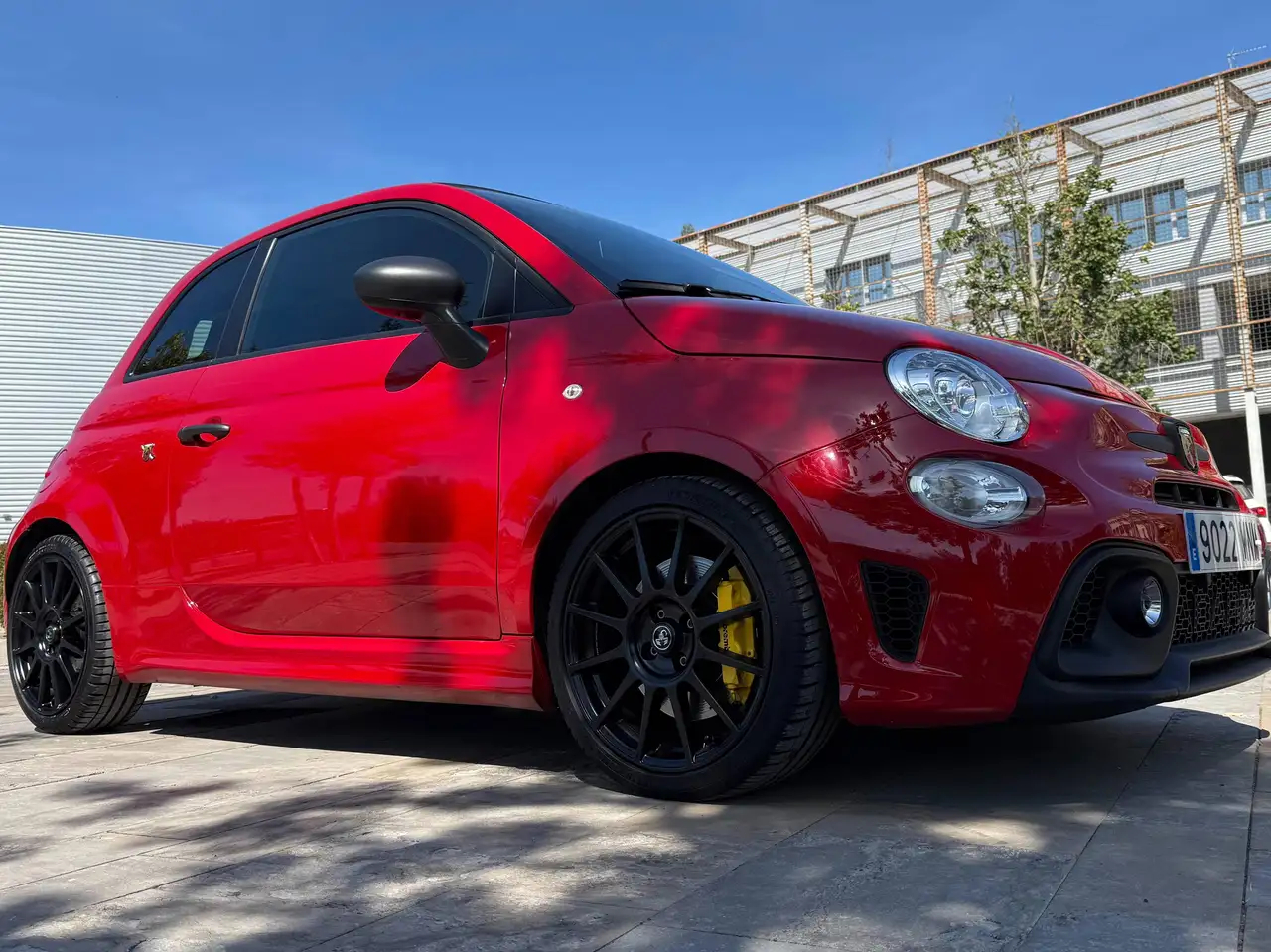 Abarth 695C Pack Competizione, Pack Tech, Pack Style — Vehicle gallery 5