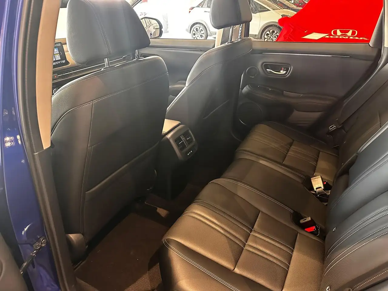 Honda ZR-V 2.0 i-MMD Advance 4x2 — معرض صور السيارة 12
