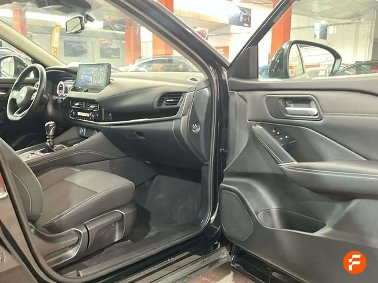 Nissan Qashqai DIG-T 103kW (140CV) mHEV 4x2 Acenta — Galería del vehículo 14