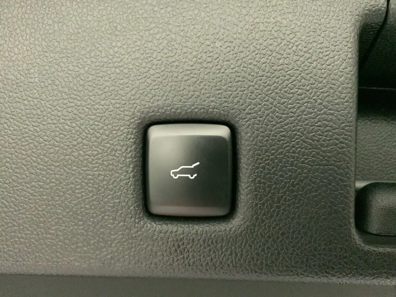 Ford Kuga ST-Line X*PANO*AHK*KAM*ACC*NAVI*SOUND-SYS. — Vehicle gallery 24