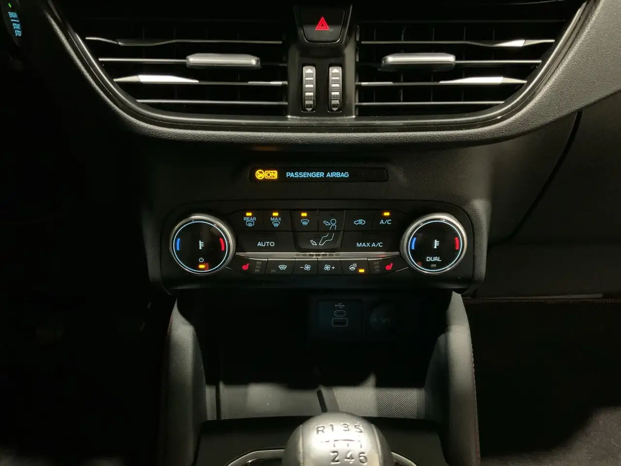 Ford Kuga ST-Line X*PANO*AHK*KAM*ACC*NAVI*SOUND-SYS. — Vehicle gallery 14