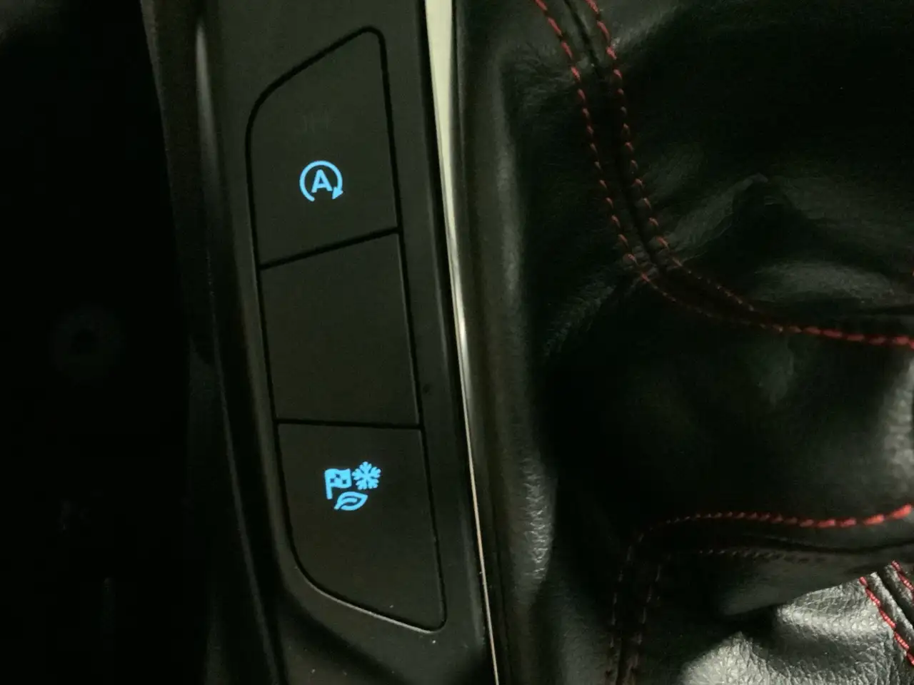 Ford Kuga ST-Line X*PANO*AHK*KAM*ACC*NAVI*SOUND-SYS. — Vehicle gallery 18