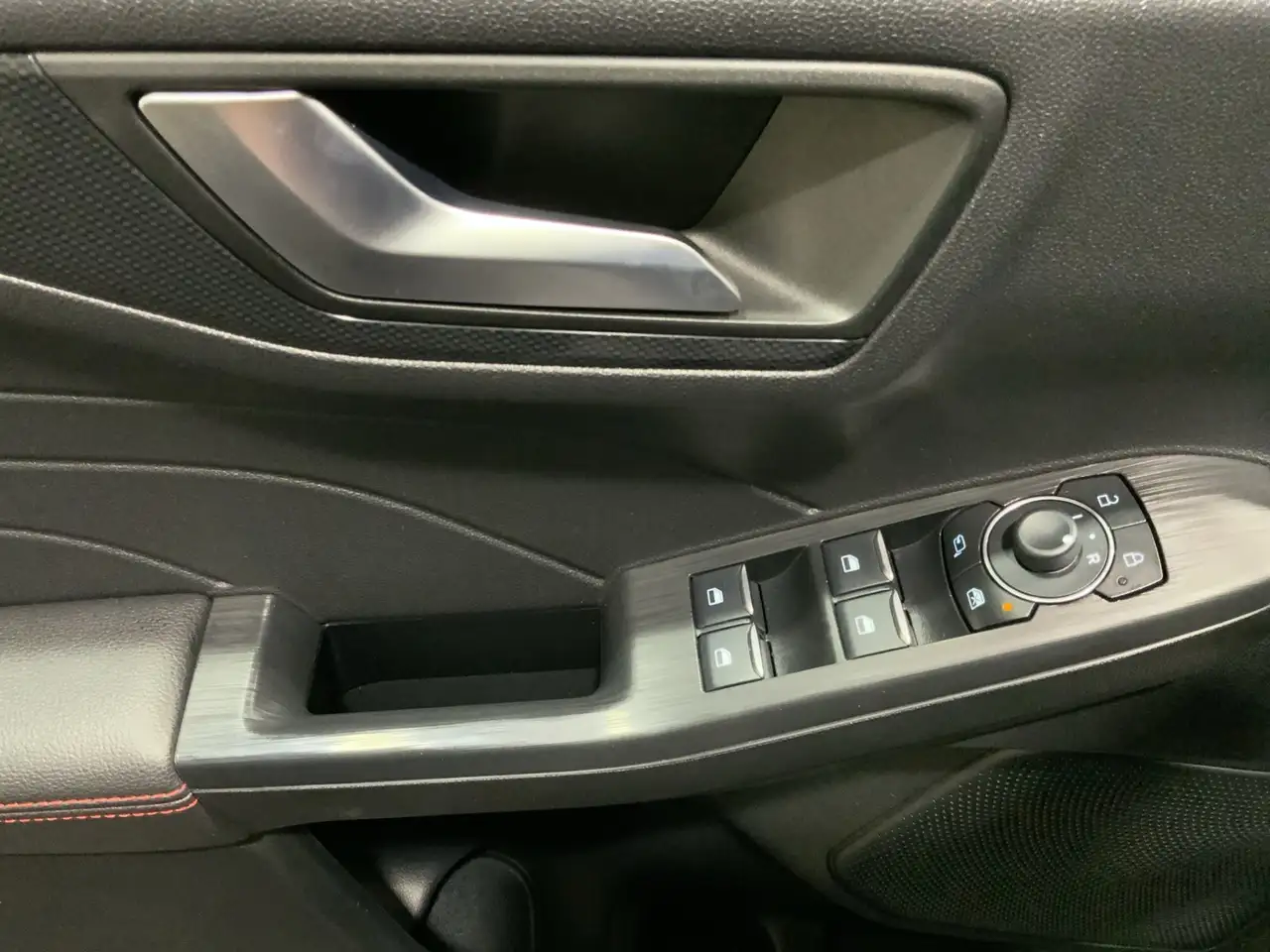 Ford Kuga ST-Line X*PANO*AHK*KAM*ACC*NAVI*SOUND-SYS. — Vehicle gallery 16
