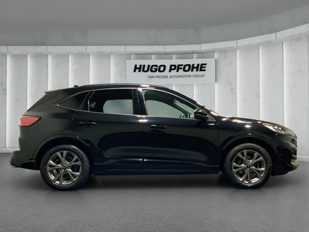 Ford Kuga ST-Line X*PANO*AHK*KAM*ACC*NAVI*SOUND-SYS. — Vehicle gallery 6