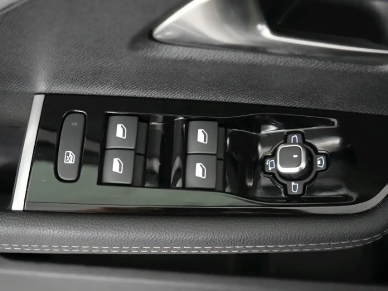 Opel Astra L ST ULTIMATE AT+AHK+NAVI+360 GRAD KAMERA+SCHIEBED — Galería del vehículo 21