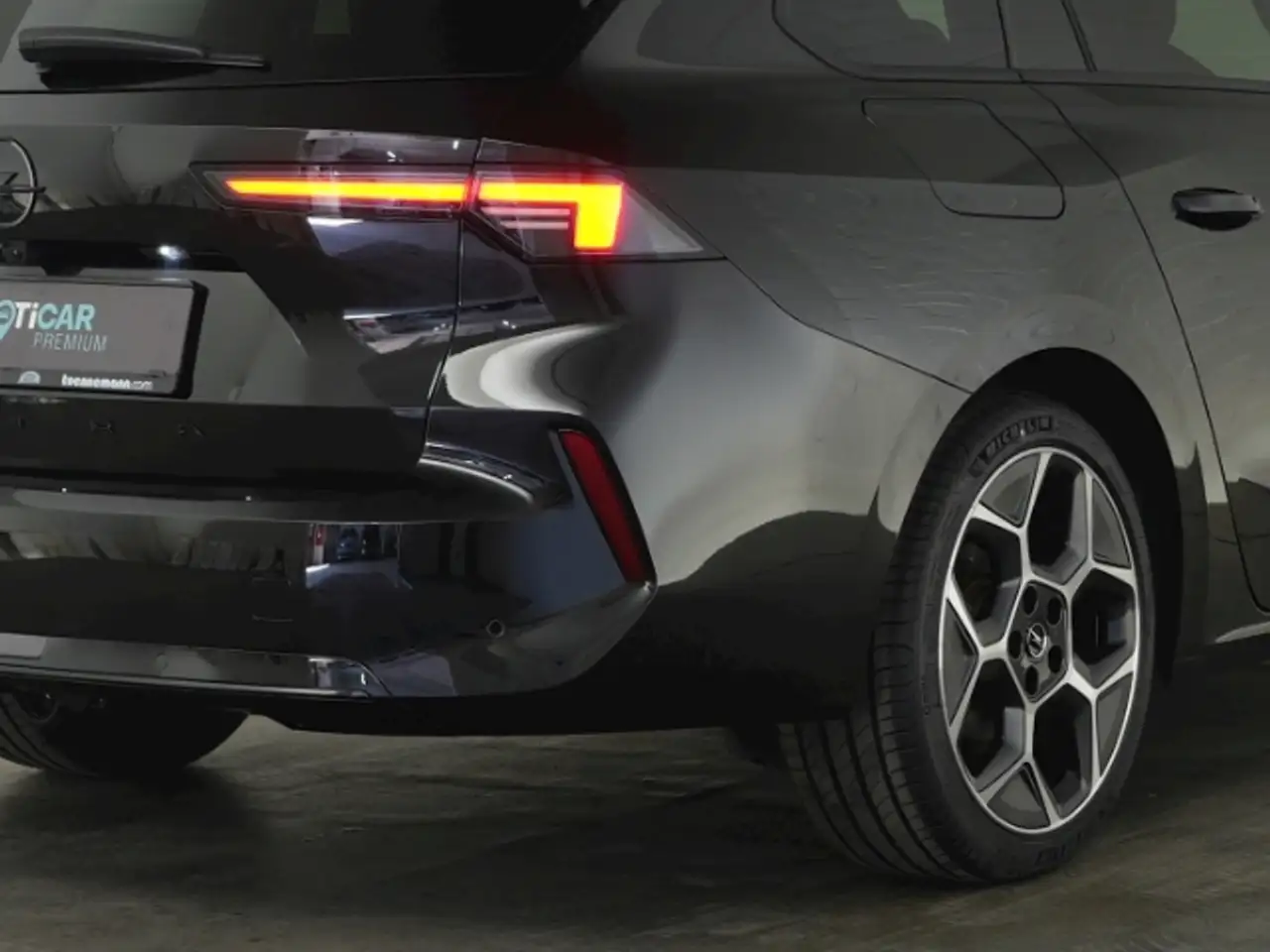 Opel Astra L ST ULTIMATE AT+AHK+NAVI+360 GRAD KAMERA+SCHIEBED — Galería del vehículo 23
