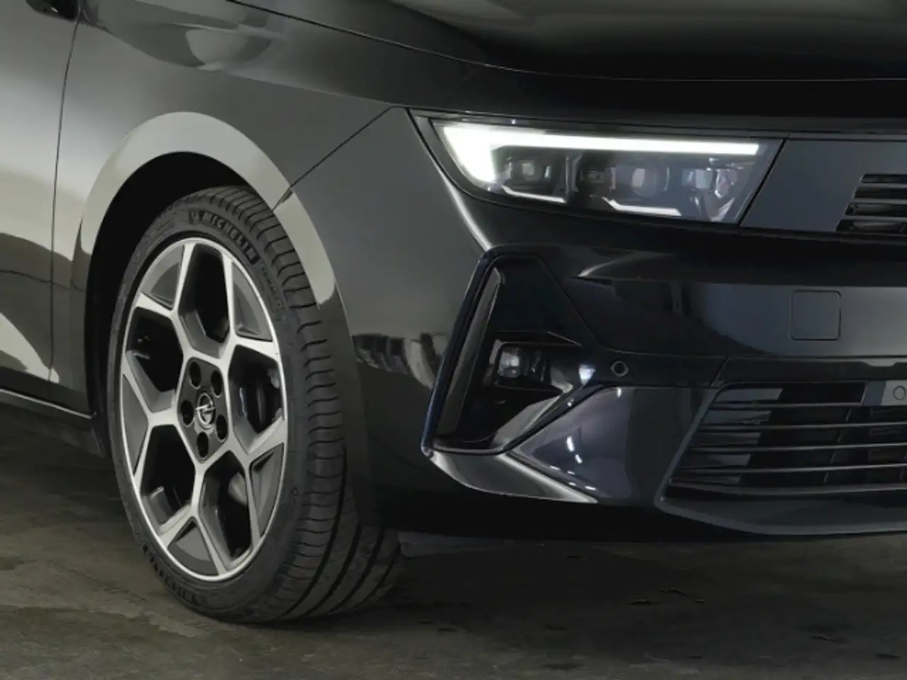 Opel Astra L ST ULTIMATE AT+AHK+NAVI+360 GRAD KAMERA+SCHIEBED — Galería del vehículo 34