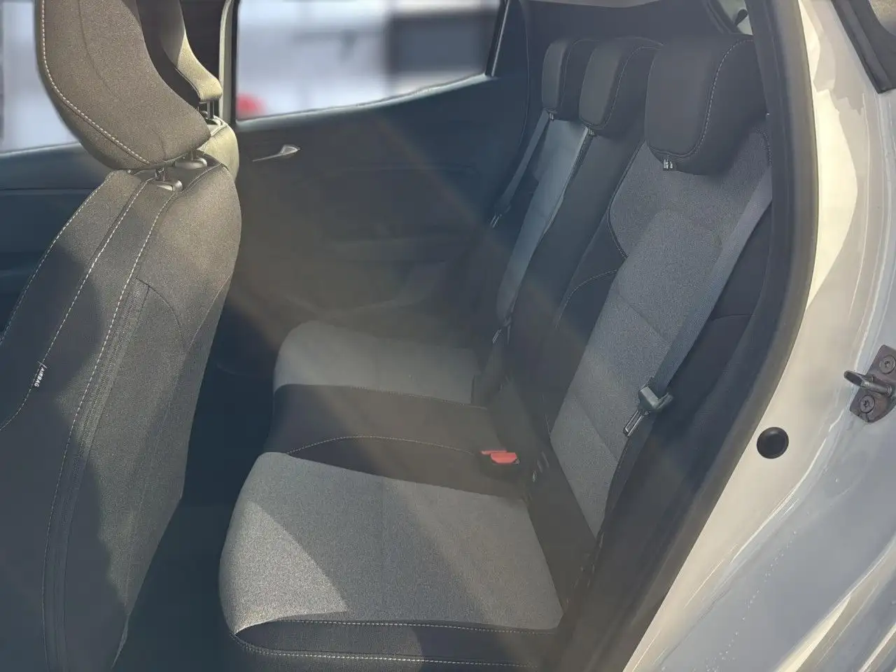 Renault Clio Evolution 1.0 SCe Bluetooth LED Klima — Galerie du véhicule 18