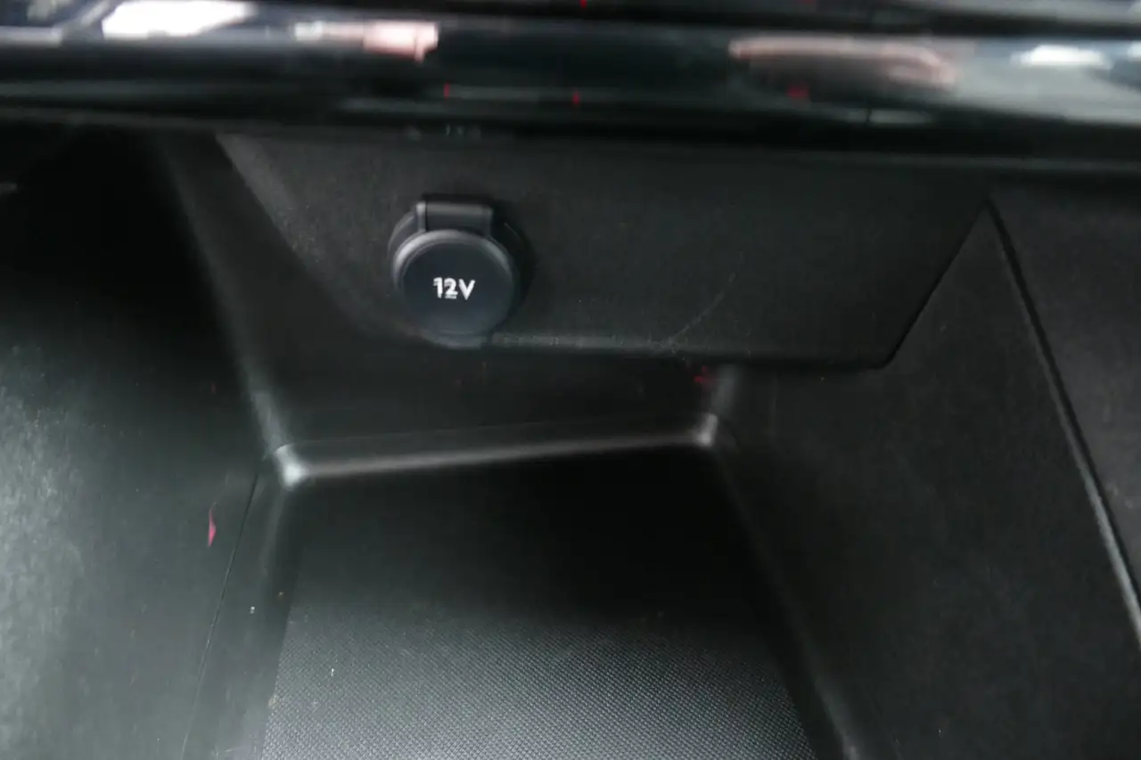 Opel Corsa 1.2 F Facelift Klima Lenkradheizung Einparkhilfe — معرض صور السيارة 34