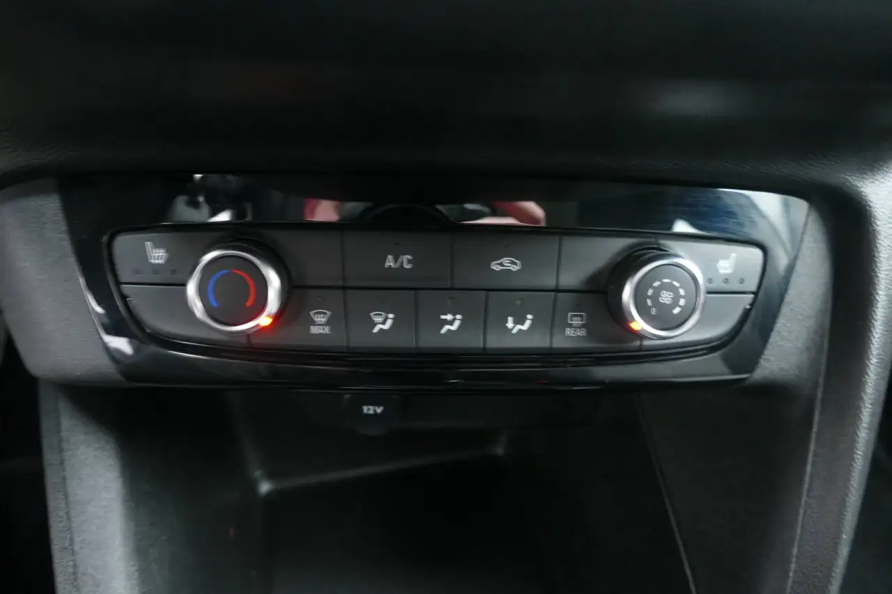 Opel Corsa 1.2 F Facelift Klima Lenkradheizung Einparkhilfe — معرض صور السيارة 29