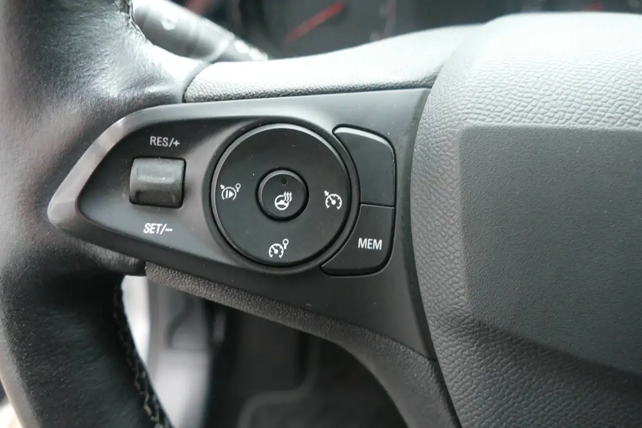 Opel Corsa 1.2 F Facelift Klima Lenkradheizung Einparkhilfe — معرض صور السيارة 28