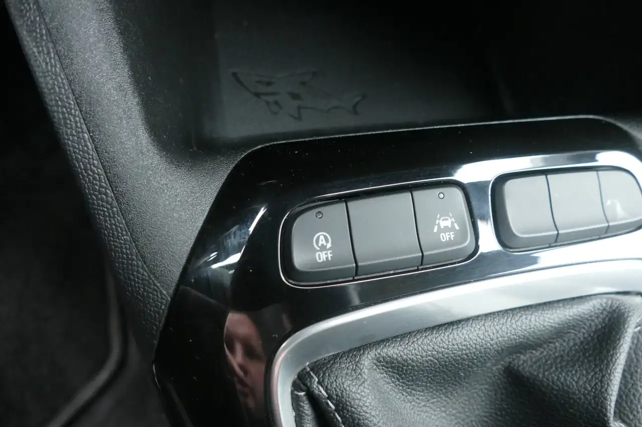 Opel Corsa 1.2 F Facelift Klima Lenkradheizung Einparkhilfe — معرض صور السيارة 26