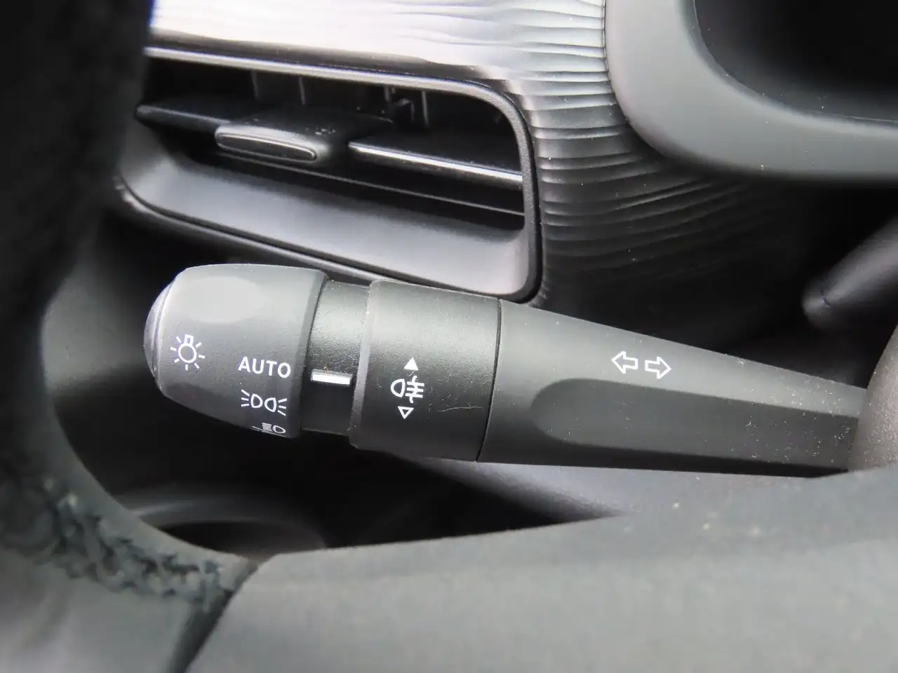 Jeep Avenger 1.2 GSE T3 GDI Klimaauto. CarPlay PDC — معرض صور السيارة 22