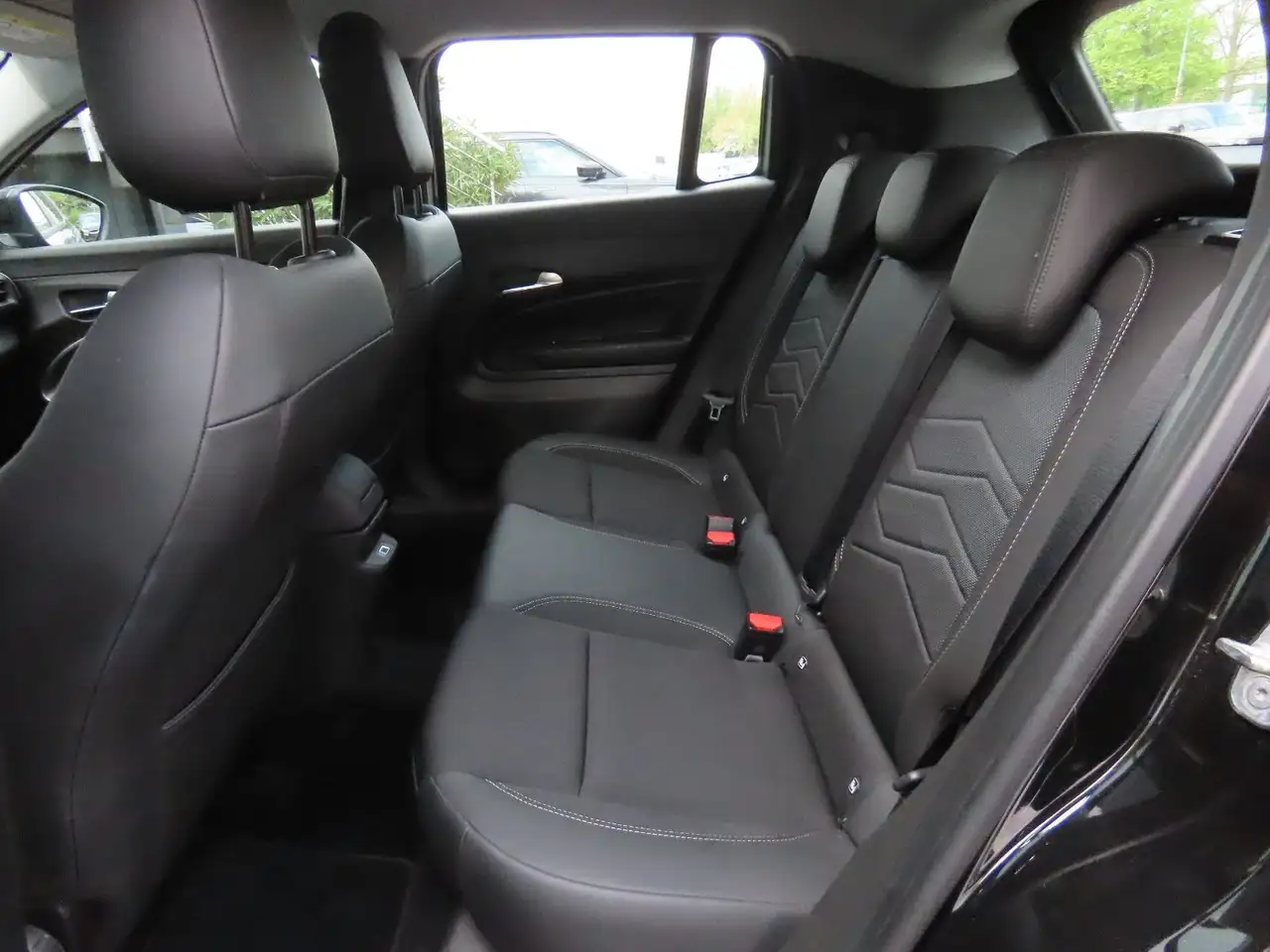 Jeep Avenger 1.2 GSE T3 GDI Klimaauto. CarPlay PDC — معرض صور السيارة 36