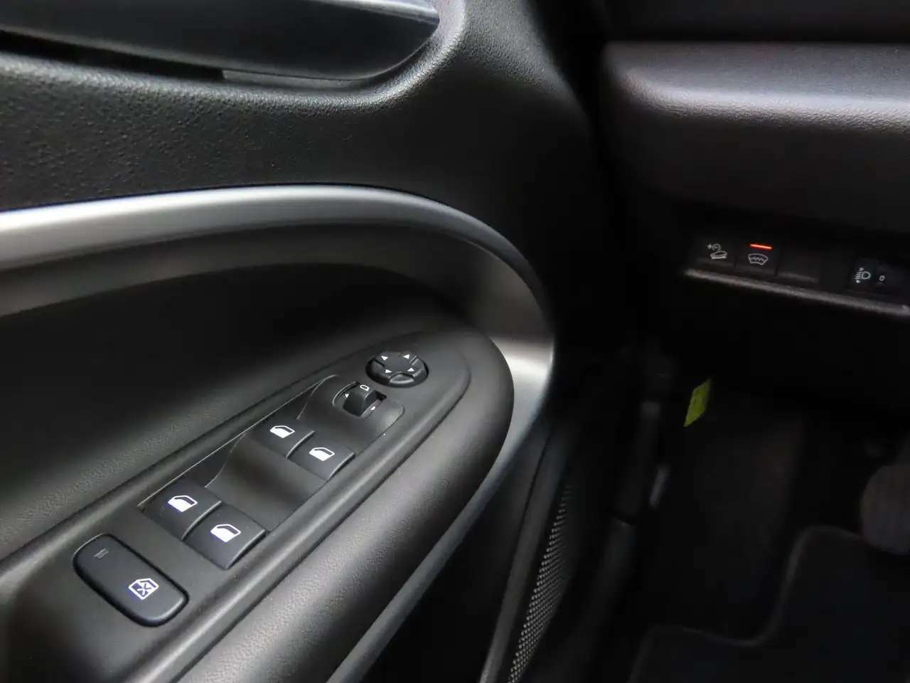Jeep Avenger 1.2 GSE T3 GDI Klimaauto. CarPlay PDC — معرض صور السيارة 19
