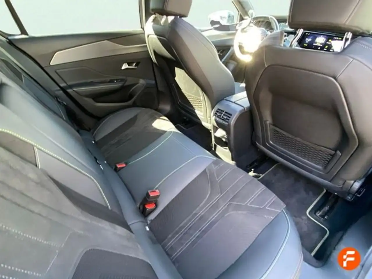 Peugeot 308 1.6 Hybrid GT EAT8 180 — Galerie du véhicule 23
