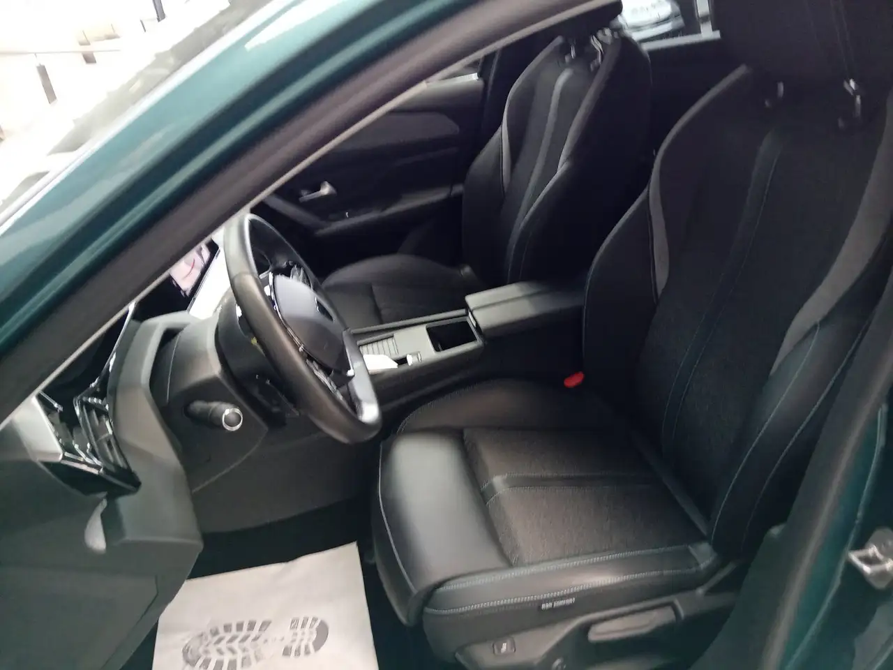 Peugeot 308 SW 1.2 PureTech 130 Allure ACC+AHK+LED+Navi — Vehicle gallery 12