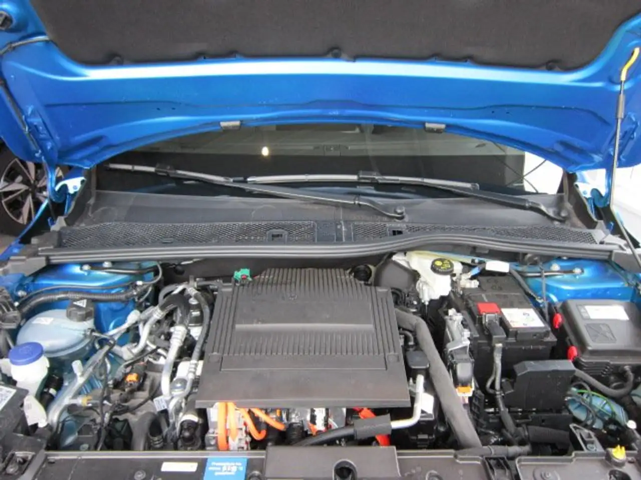 Peugeot e-208 208 Allure Elektromotor 136 — معرض صور السيارة 10