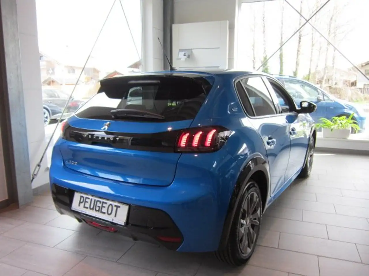 Peugeot e-208 208 Allure Elektromotor 136 — معرض صور السيارة 22