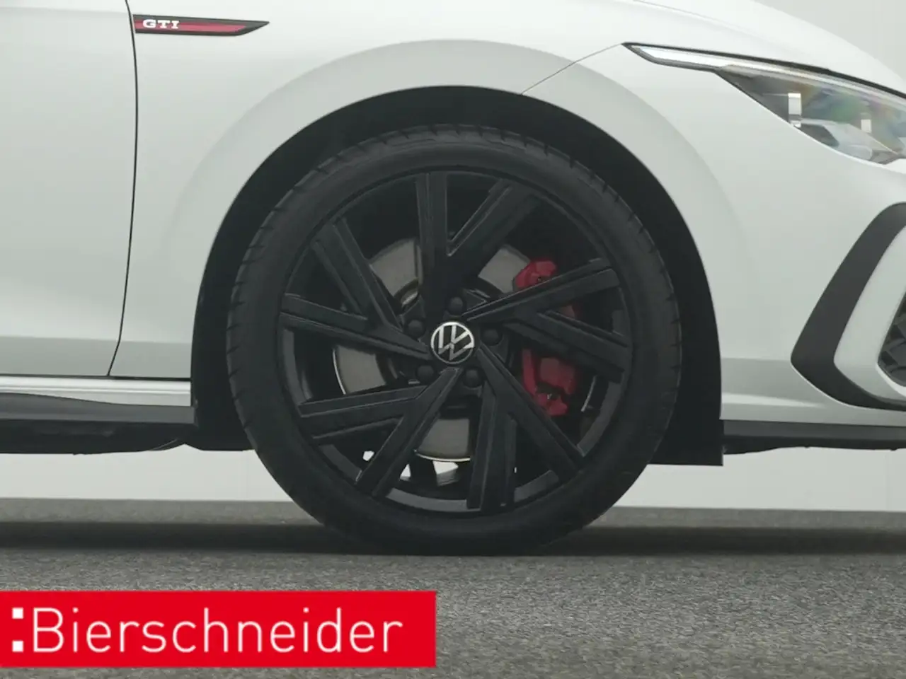 Volkswagen Golf GTI 8 2.0 TSI DSG LED+ NAVI ACC ALU 18 — Vehicle gallery 30