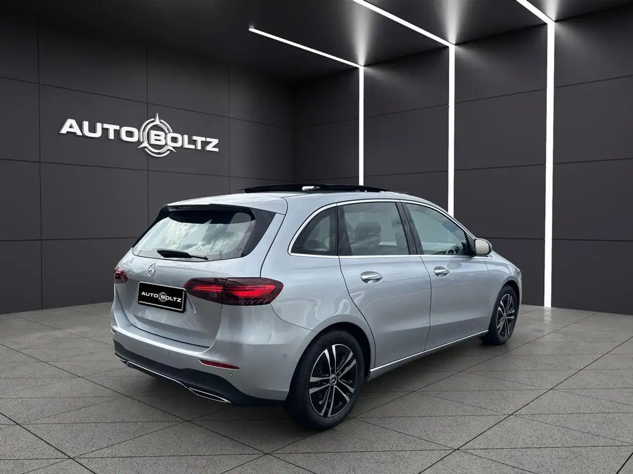 Mercedes-Benz B 200 PANO KEYLESS MBUX KAMERA LED SHZ AMBIENTE — Vehicle gallery 6