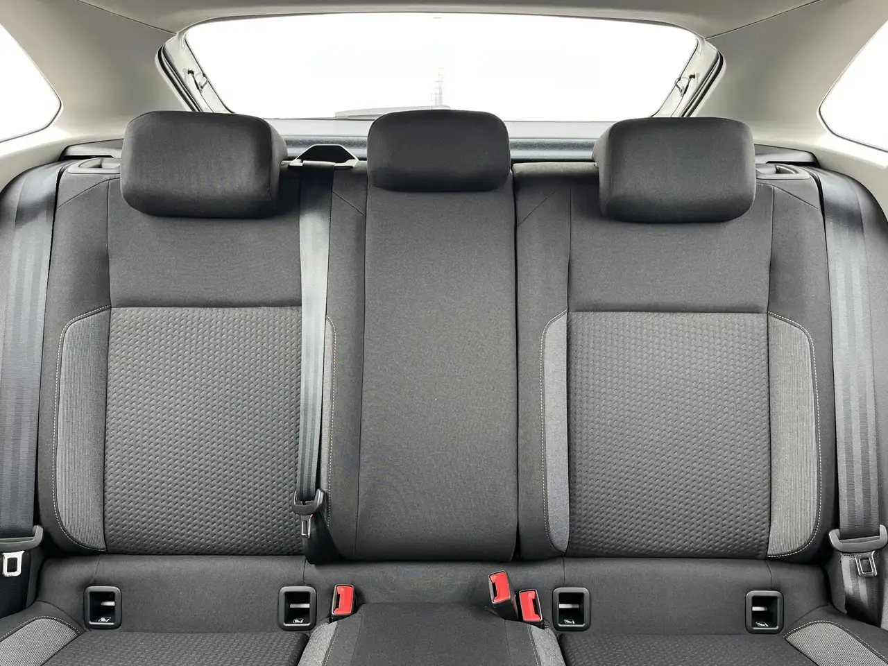 Volkswagen Taigo 1.0 TSI DSG Life 125€ m.20% Anz. Navi LED PDC SH — Galerie du véhicule 18