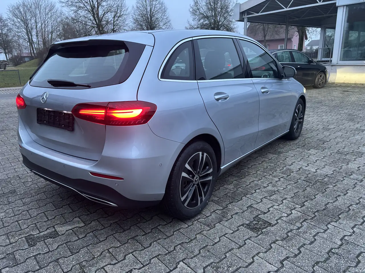 Mercedes-Benz B 180 7G-DCT Progressive Line Advanced Winter-Paket — معرض صور السيارة 5