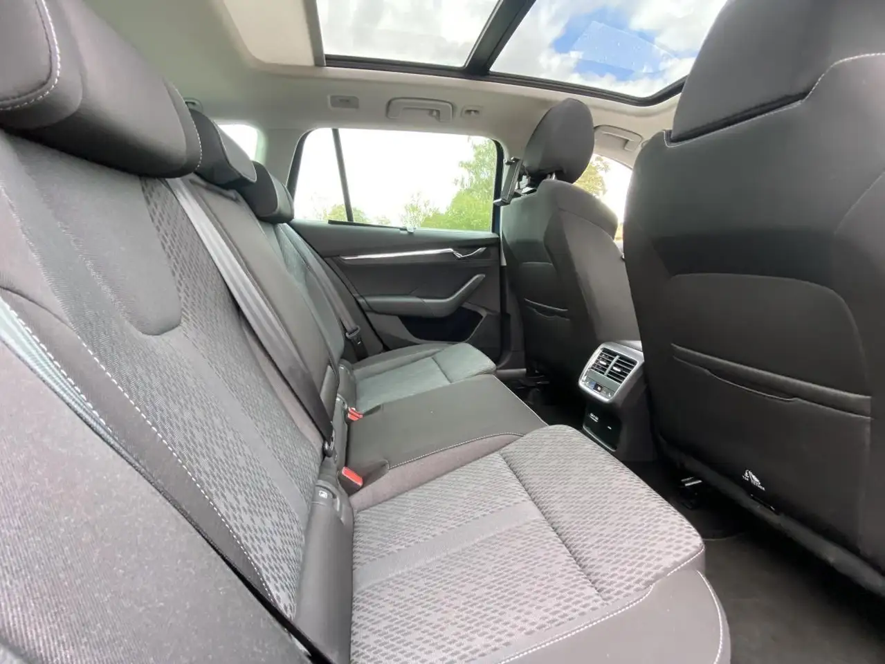 Skoda Octavia Combi 1.5 TSI e-TEC DSG Style STANDHEIZU — Galerie du véhicule 20
