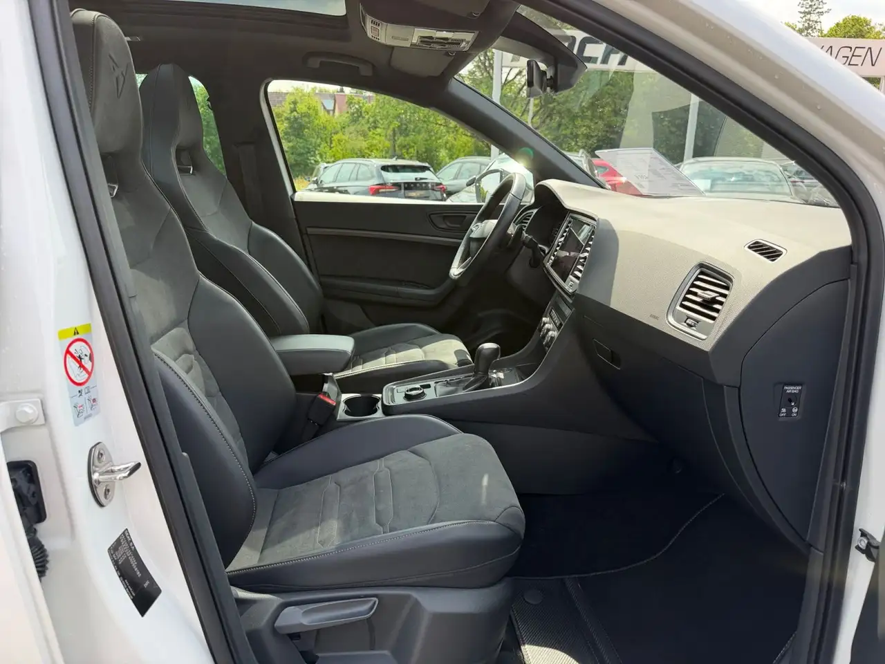 CUPRA Ateca VZ 4Drive DSG Pano Navi LED AHK — Vehicle gallery 16