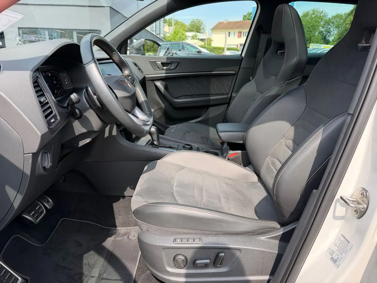 CUPRA Ateca VZ 4Drive DSG Pano Navi LED AHK — Vehicle gallery 10