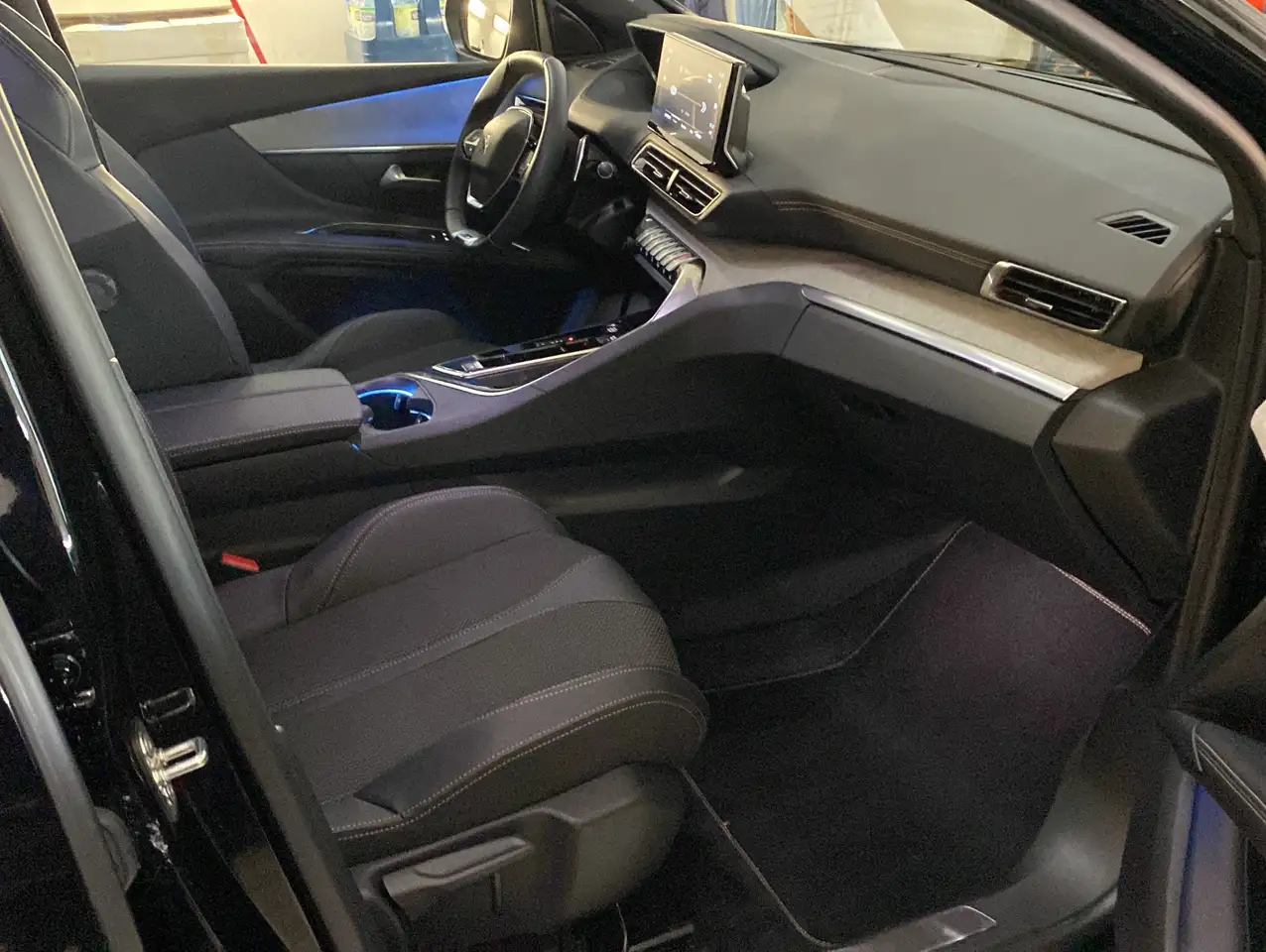 Peugeot 5008 GT Facelift*Navi*ACC*Kamera*7Sitze* — Vehicle gallery 15