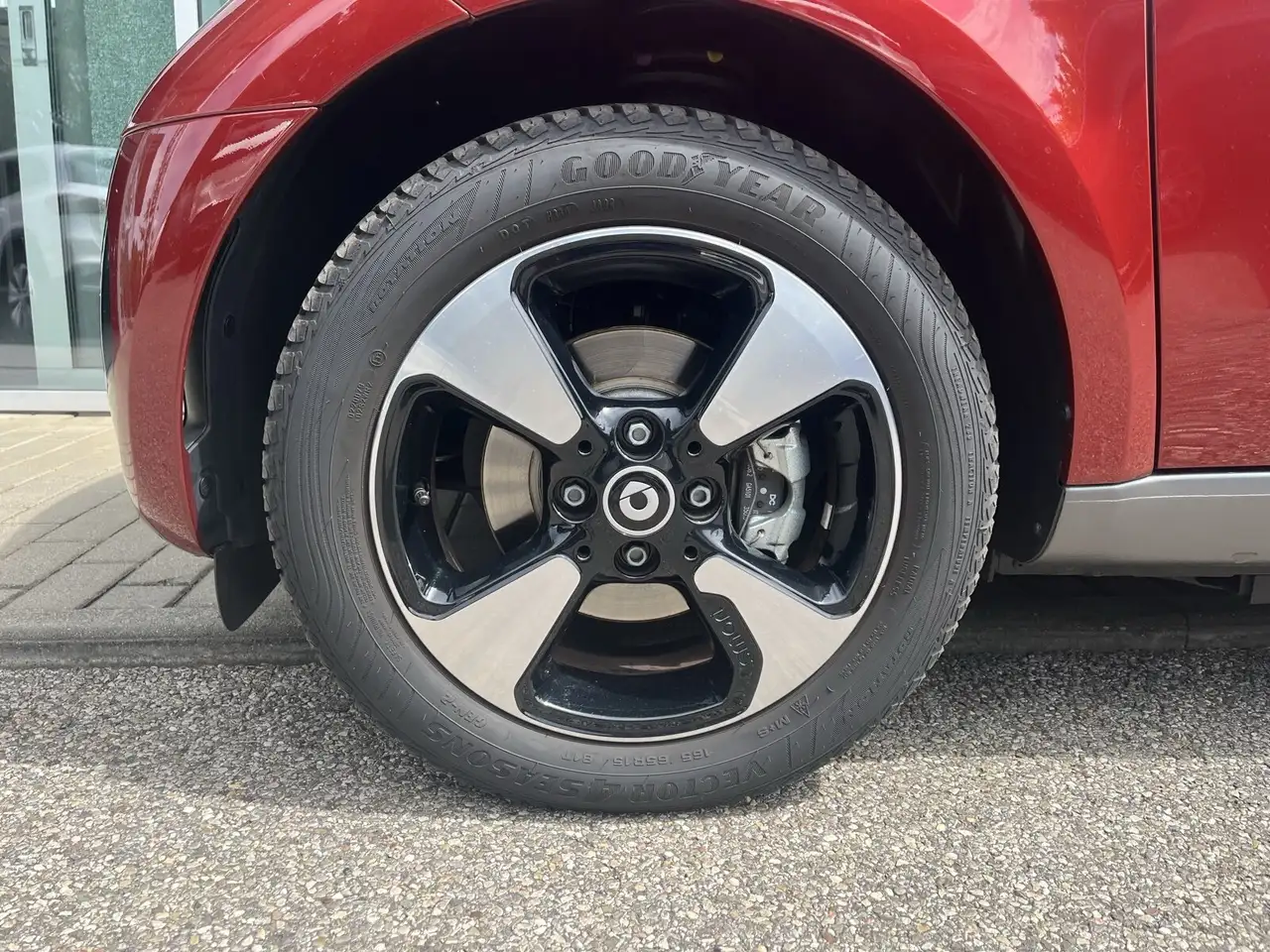 smart forTwo smart EQ fortwo Exclusive *PANO*LED*AMBI*DAB*TEMPO — Galerie du véhicule 5