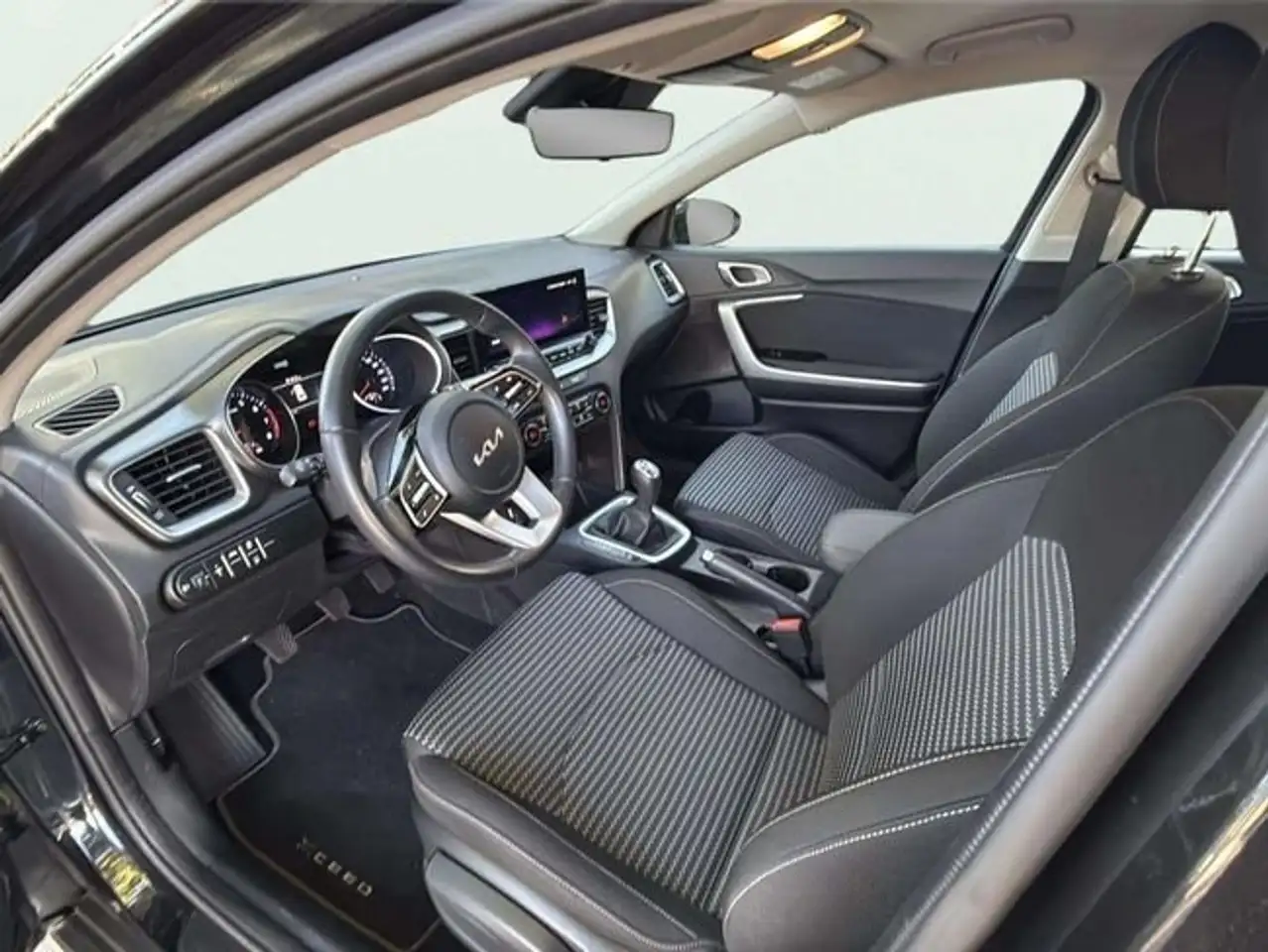 Kia XCeed 1.0 T-GDi Drive — معرض صور السيارة 12