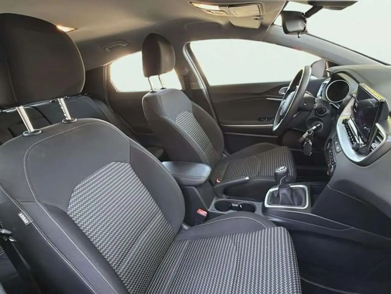 Kia XCeed 1.0 T-GDi Drive — معرض صور السيارة 16