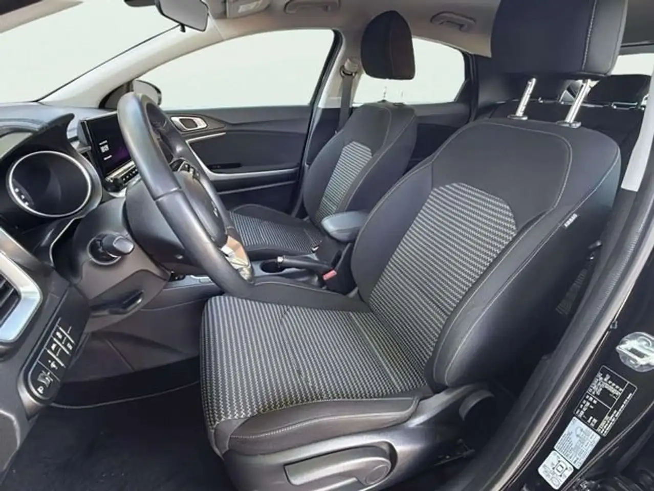 Kia XCeed 1.0 T-GDi Drive — معرض صور السيارة 13