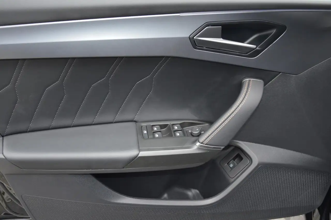 CUPRA Leon Sportstourer 1.4 e-Hybrid/DSG/Navi/Kamera — Galerie du véhicule 7