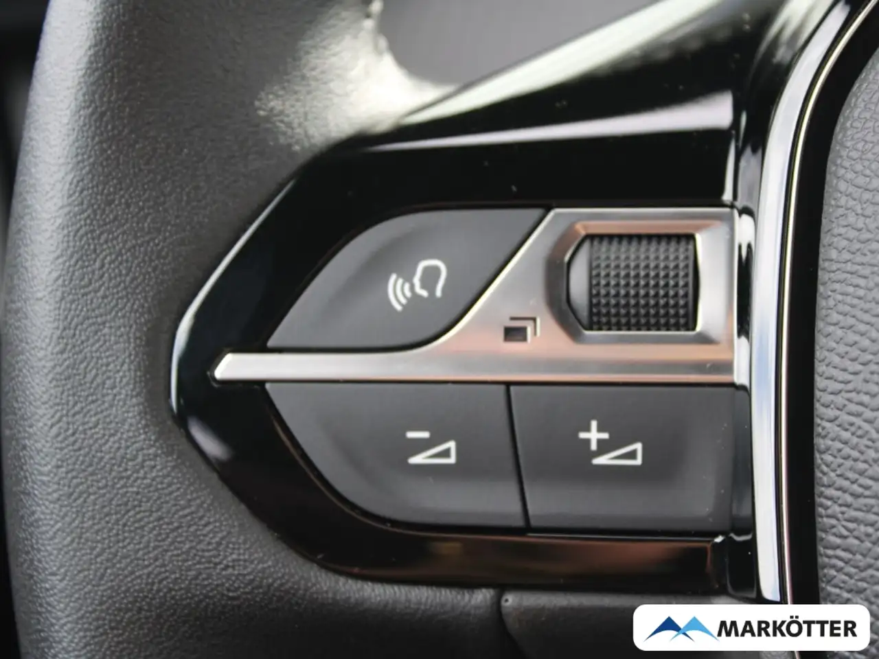 Peugeot 2008 Allure/LED/AHK/Tempomat/CarPlay/Android — معرض صور السيارة 9