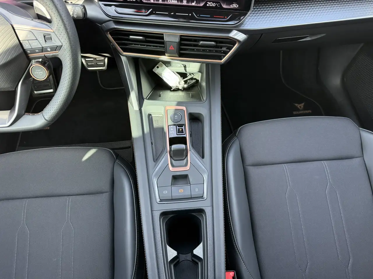 CUPRA Formentor 1.5 eTSI DSG ACC AHK eHECK FaPa-XL — Galería del vehículo 22
