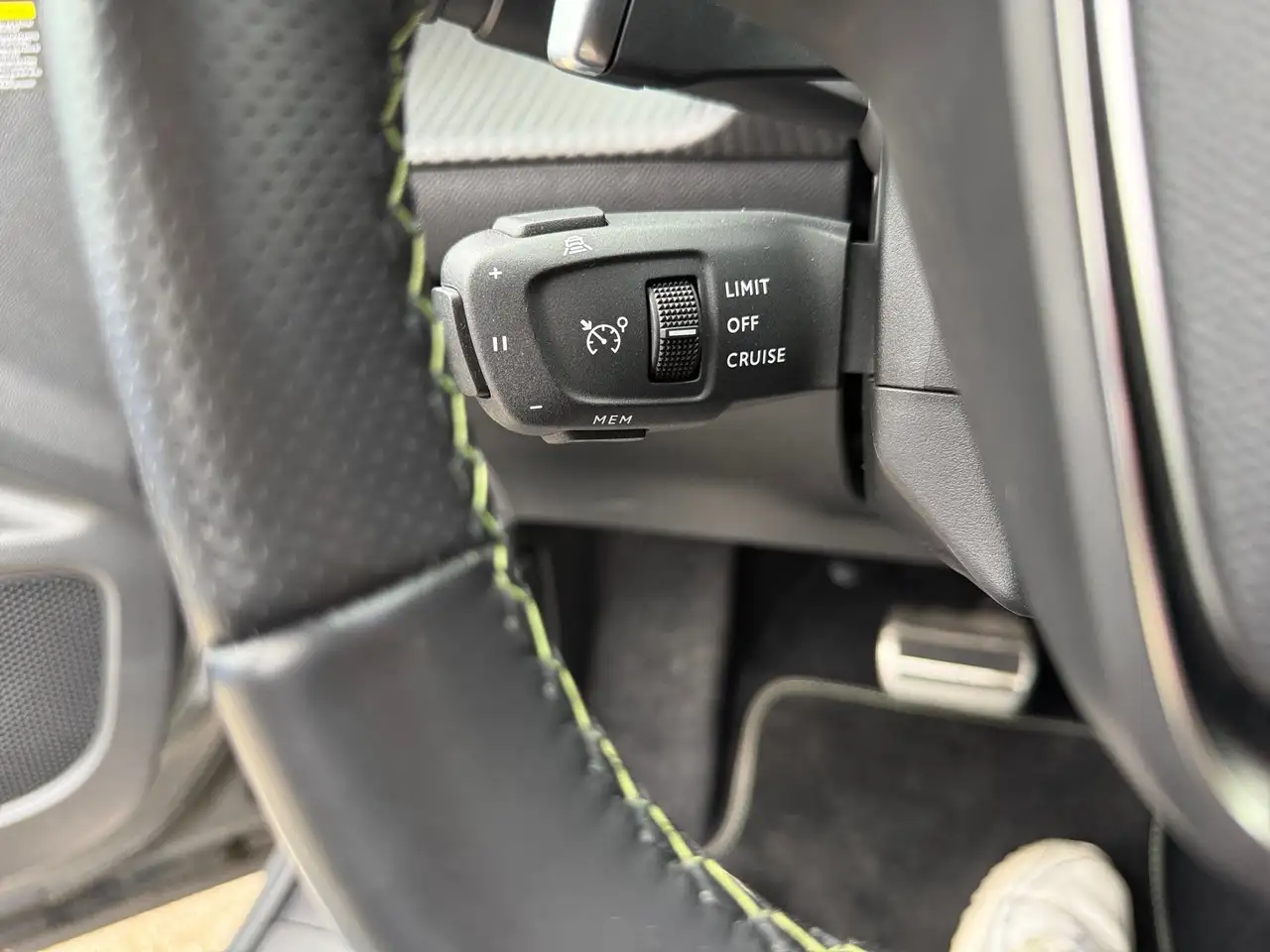 Peugeot 2008 1.2 PureTech 130 GT ACC AHK KeyLess LED PDC — معرض صور السيارة 22