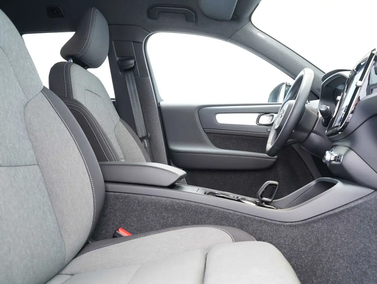 Volvo XC40 B3 B Plus Dark GOOGLE/LED/360°/LM19"/AHK — معرض صور السيارة 13