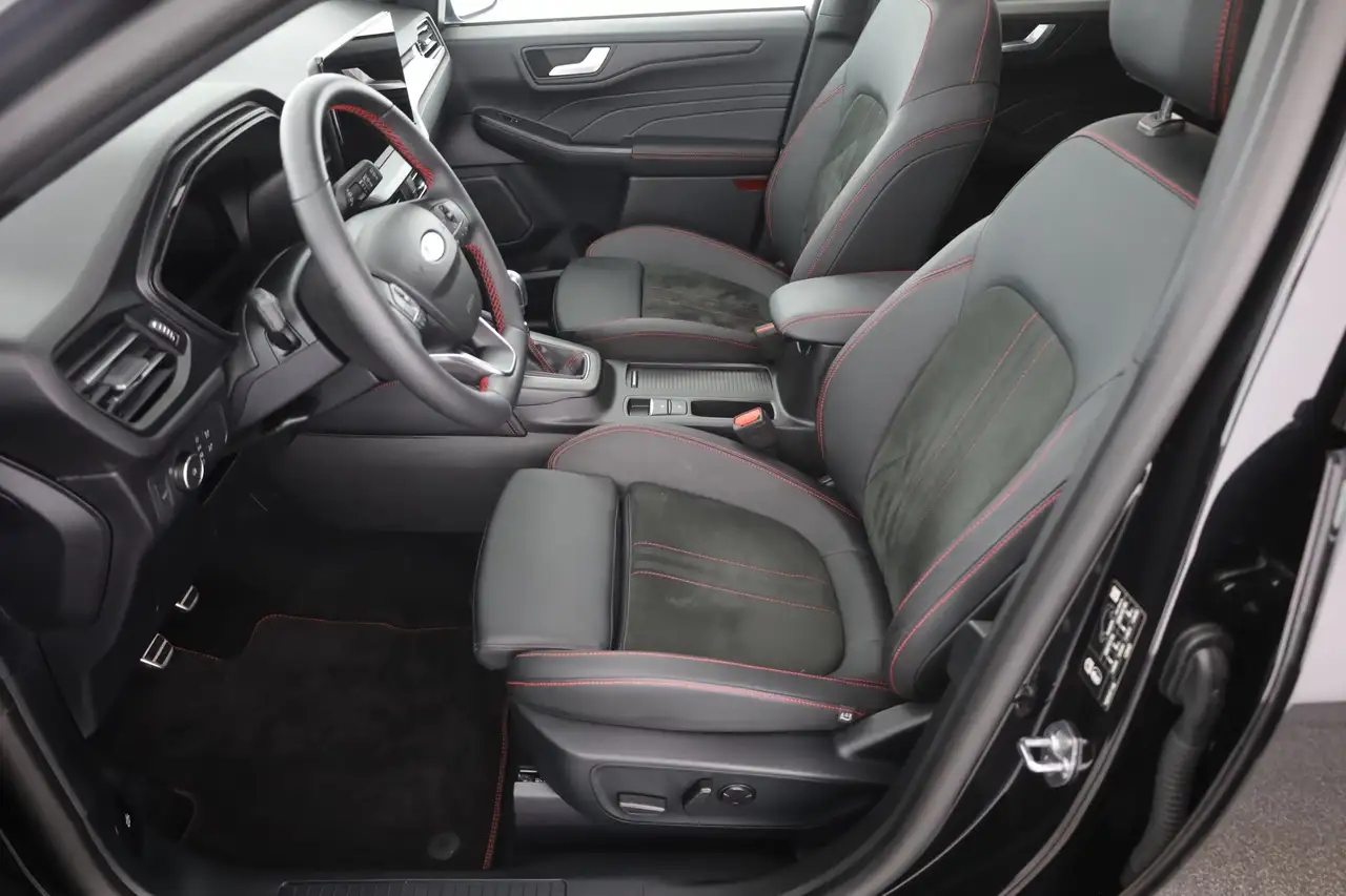 Ford Kuga 1.5 EB ST-Line X LED Navi Panorama AHK 360° — معرض صور السيارة 23
